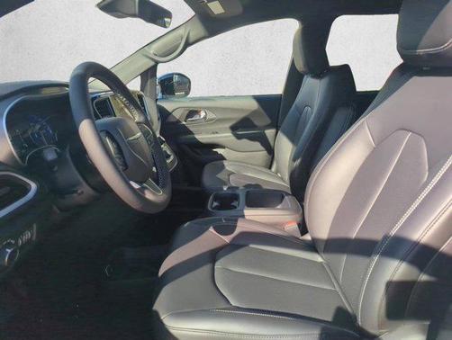 Bright White Clearcoat 2026 Chrysler Voyager LX