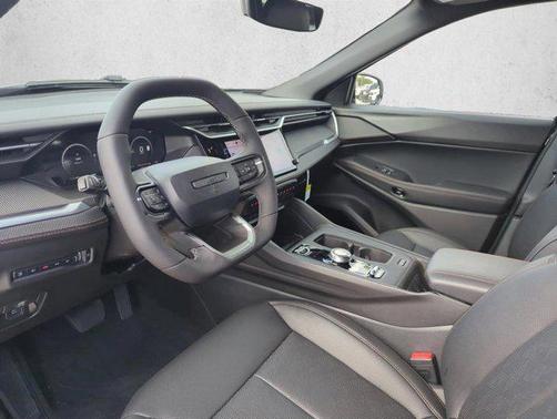 Silver Zynith Clearcoat 2026 Jeep Cherokee Overland