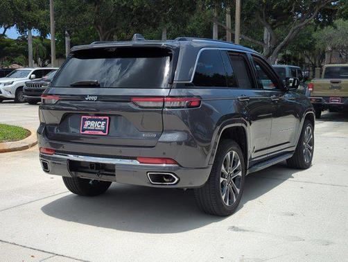 2022 Jeep Grand Cherokee Overland