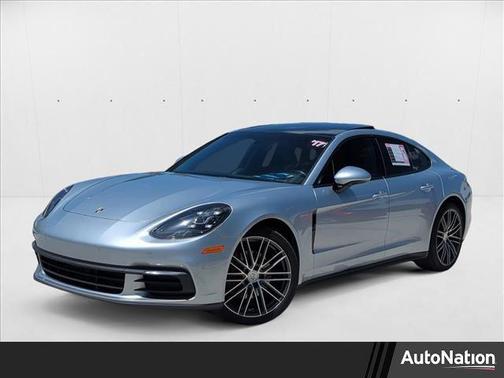 2017 Porsche Panamera 4
