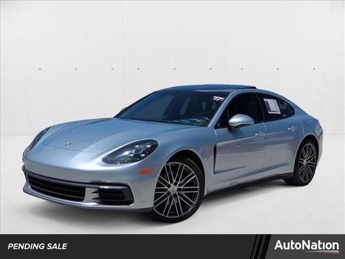 2017 Porsche Panamera 4