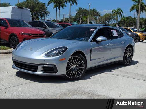 2017 Porsche Panamera 4