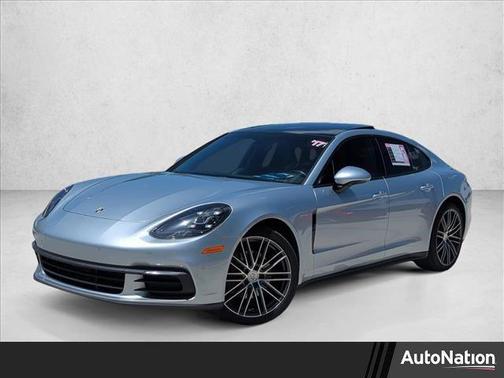 2017 Porsche Panamera 4