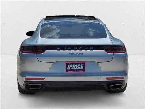 2017 Porsche Panamera 4