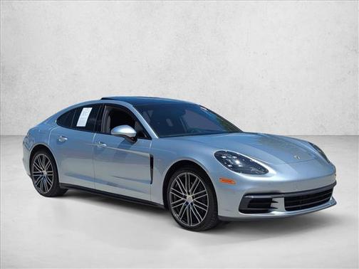 2017 Porsche Panamera 4