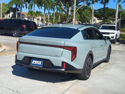 2025 Kia K4 GT-Line