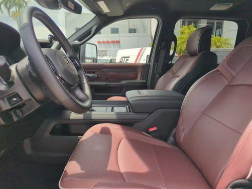 Bright White Clearcoat 2026 RAM 3500 Limited Crew Cab 4x4 8' Box