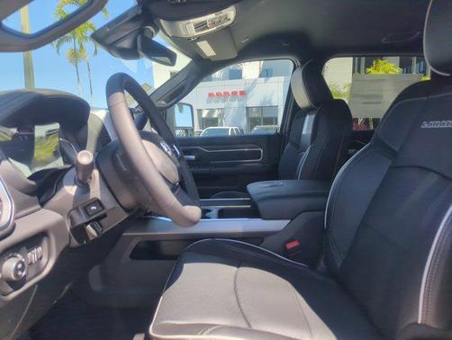 Diamond Black Crystal Pearlcoat 2026 RAM 3500 Laramie Crew Cab 4x4 8' Box