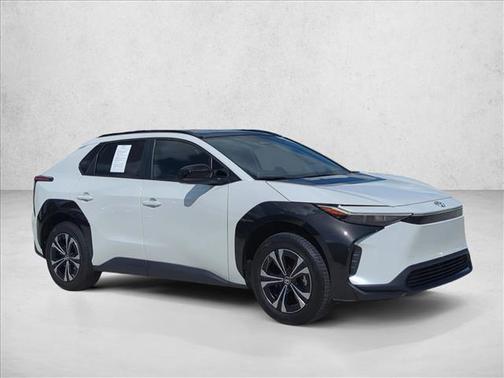 Wind Chill Pearl 2025 Toyota bZ4X XLE