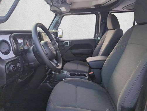 Granite Crystal Metallic Clearcoat 2026 Jeep Gladiator Sport