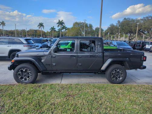 2026 Jeep Gladiator Sahara 4x4