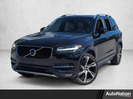 2017 Volvo XC90 T6 Momentum