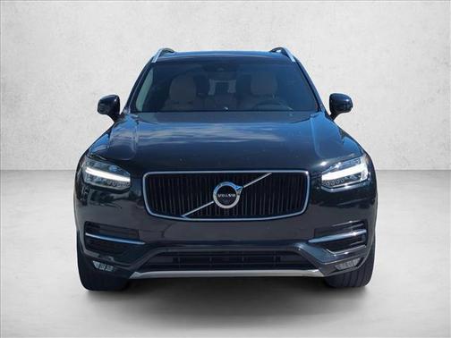 2017 Volvo XC90 T6 Momentum