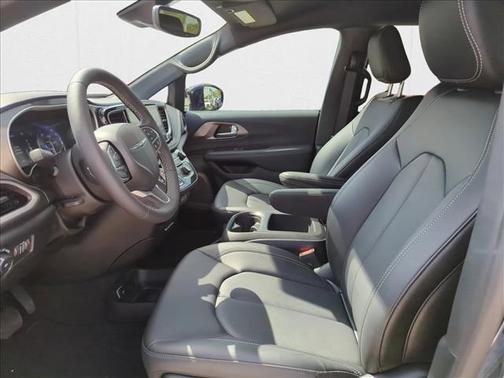 2025 Chrysler Pacifica L