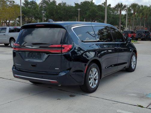 2025 Chrysler Pacifica L