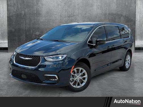 2025 Chrysler Pacifica L