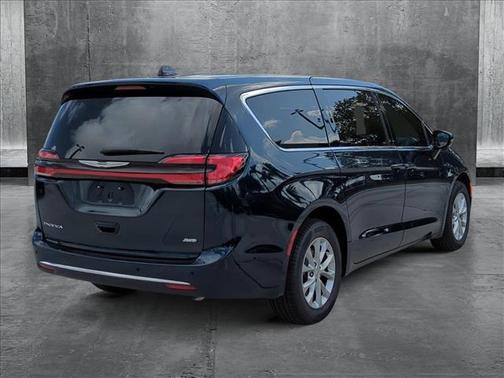 2025 Chrysler Pacifica L