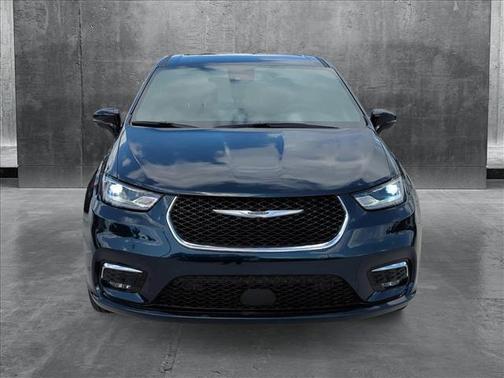 2025 Chrysler Pacifica L