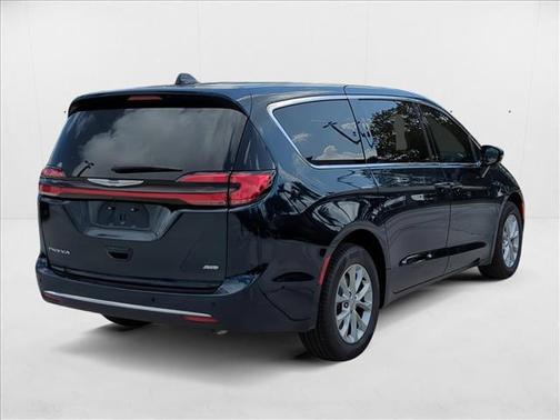 2025 Chrysler Pacifica L