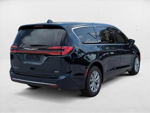 2025 Chrysler Pacifica L