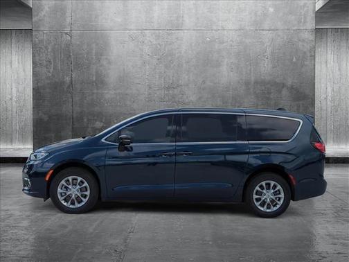 2025 Chrysler Pacifica L