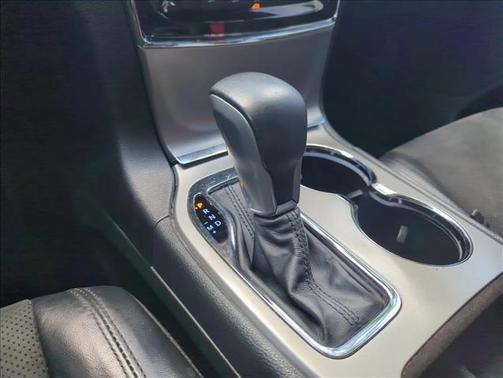 Bright White Clearcoat 2019 Jeep Grand Cherokee Altitude