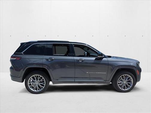 2023 Jeep Grand Cherokee Summit