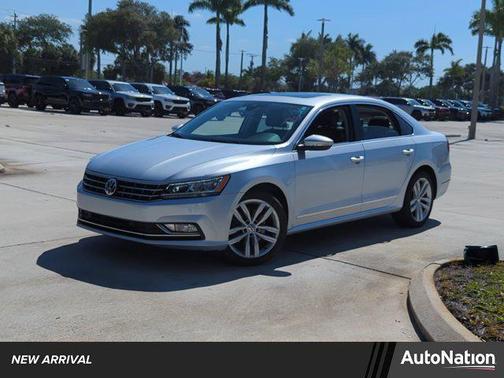2018 Volkswagen Passat 2.0T SEL Premium