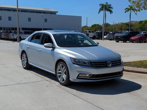 2018 Volkswagen Passat 2.0T SEL Premium