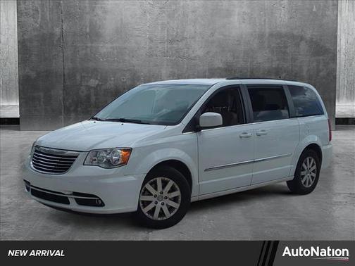 2016 Chrysler Town & Country Touring