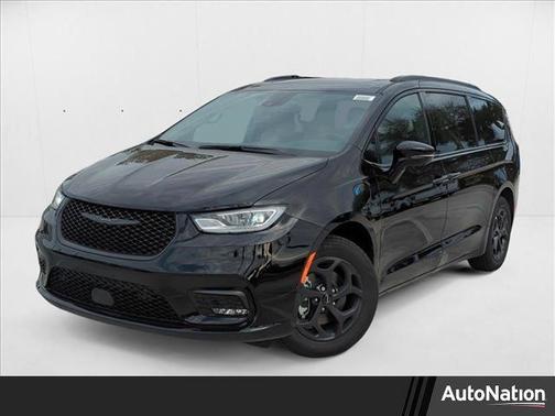 2025 Chrysler Pacifica Hybrid Premium S Appearance Pkg