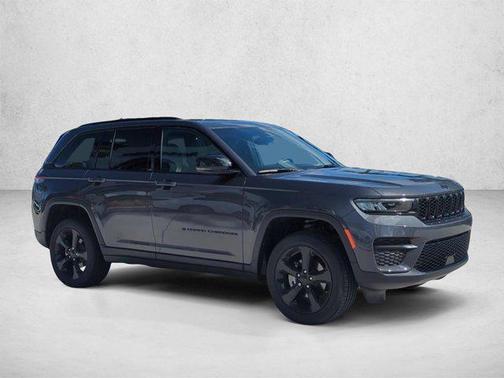 Baltic Gray Metallic Clearcoat 2025 Jeep Grand Cherokee Altitude