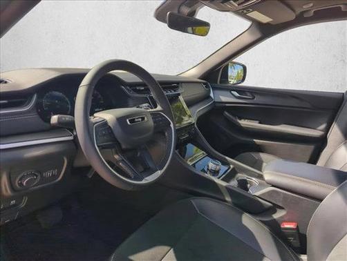 Baltic Gray Metallic Clearcoat 2025 Jeep Grand Cherokee Altitude