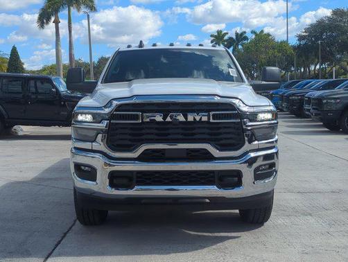 2026 RAM 2500 Tradesman Crew Cab 4x4 8' Box