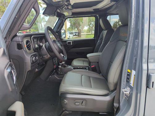 2025 Jeep Gladiator Mojave X