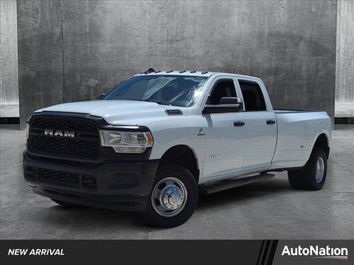 2022 RAM 3500 Tradesman Crew Cab 4x4 8' Box