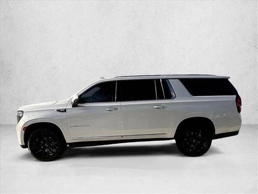 White Frost Tricoat 2022 GMC Yukon XL Denali