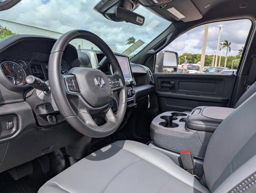 2025 RAM 2500 Tradesman Regular Cab 4x2 8' Box