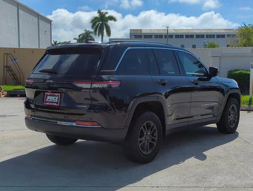 2024 Jeep Grand Cherokee Laredo