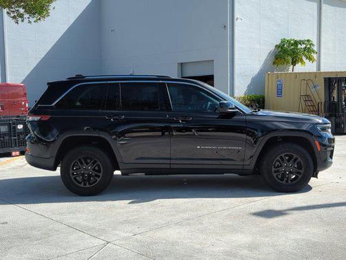 2024 Jeep Grand Cherokee Laredo