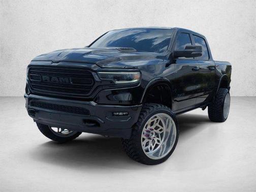 Diamond Black Crystal Pearlcoat 2023 RAM 1500 Limited