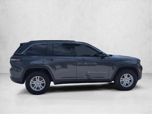 Baltic Gray Metallic Clearcoat 2025 Jeep Grand Cherokee Laredo