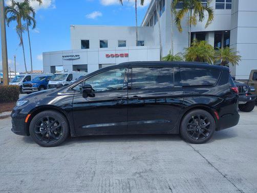 2026 Chrysler Pacifica Limited