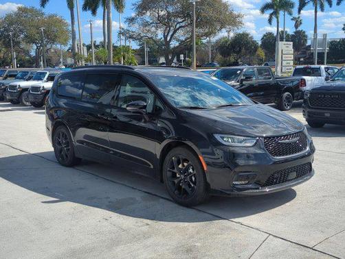 2026 Chrysler Pacifica Limited
