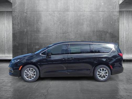 2025 Chrysler Pacifica L