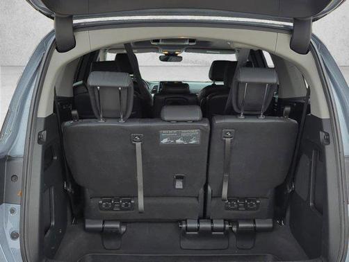 Sonic Gray Pearl 2023 Honda Odyssey Touring