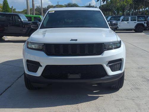 2025 Jeep Grand Cherokee Altitude