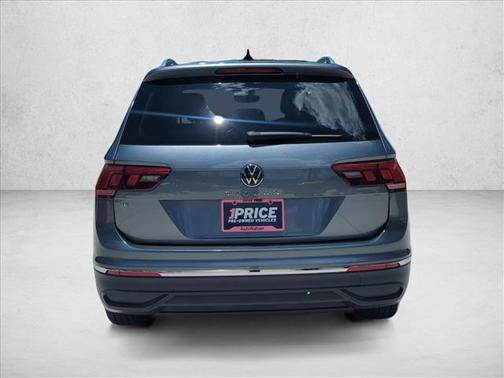 Platinum Gray Metallic 2023 Volkswagen Tiguan 2.0T SE