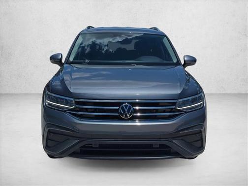 Platinum Gray Metallic 2023 Volkswagen Tiguan 2.0T SE