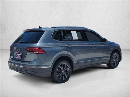 Platinum Gray Metallic 2023 Volkswagen Tiguan 2.0T SE